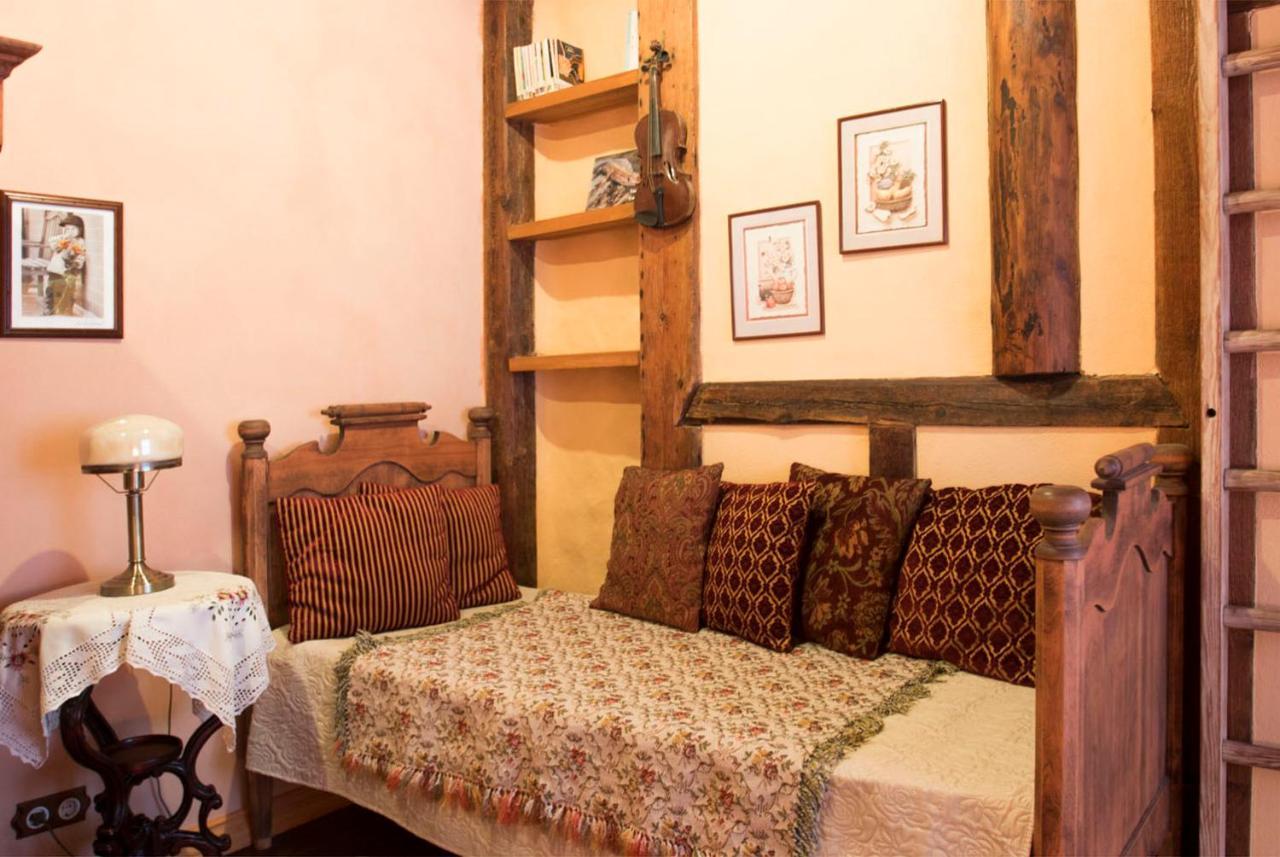 Old Town Fairytale, 2 Bedrooms And Terrace, Tartu Home エクステリア 写真