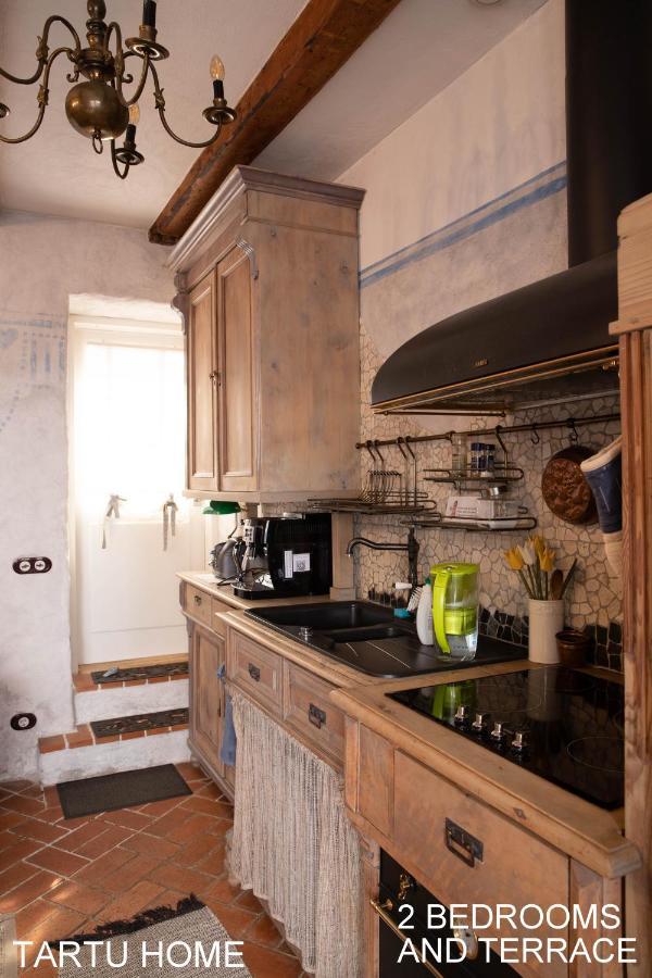 Old Town Fairytale, 2 Bedrooms And Terrace, Tartu Home エクステリア 写真